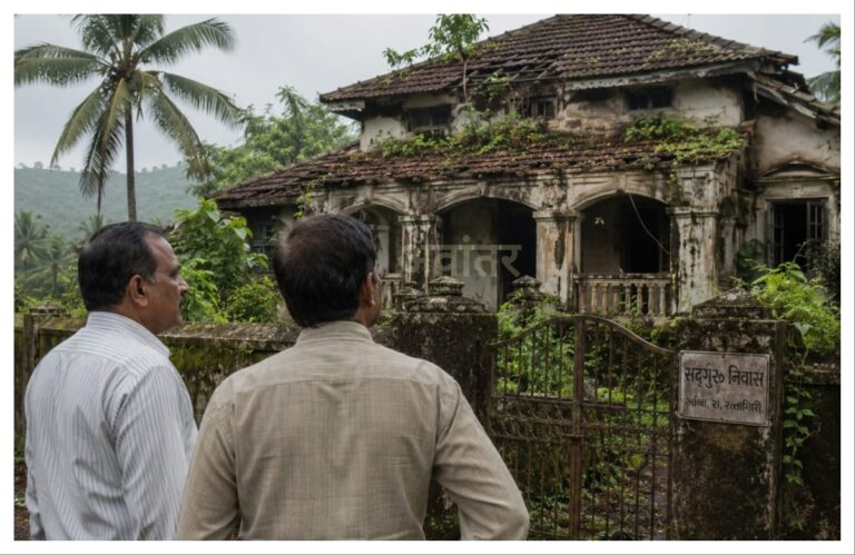 नीला-विनायक प्रेमकहाणी अन् भूतबंगला.. अवांतर, मराठी कथा, मराठी लेख, मराठी आर्टिकल, मराठी साहित्य, मी मराठी, अभिजात मराठी, मराठी लघुकथा, विनायकचे विवाहबाह्य प्रेमप्रकरण, विनायक नीला प्रेमकथा, विनायक मंदा विवाह, विनायक मंदाची भांडणे, मंदाचा अबोला, विनायकचे हतबल आईवडील, मंदाची आत्महत्या, मंदाचे भूत, विनायकचे घर भूतबंगला, बाबूभाई भूतबंगल्याचे मालक, किरण पटेलचे भूतबंगल्यात दुकान,