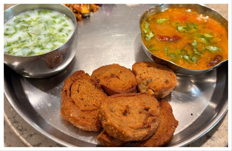 अवांतर, रेसिपी, Recipe, Kitchen Tips, किचन टिप्स, किचन टीप्स, मी मराठी, अभिजात मराठी, दालबाटीचा इतिहास, राजस्थानचा पदार्थ दालबाटी, दालबाटी विविध राज्यांत उपलब्ध, दालबाटीची नामकरण, दालबाटीची रेसीपी, वांग्याचे भरीत, वांगी बटाटा भाजी, बाटी चुरमा