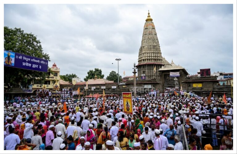 अवांतर, मराठीकथा, मराठीलेख, मराठीआर्टिकल, मराठी साहित्य, मी मराठी, अभिजात मराठी, नीता कुलकर्णी, लेखिका नीता कुलकर्णी, नीता चंद्रकांत कुलकर्णी, आषाढी एकादशी, पंढरीची वारी, दोघी बहिणींची वारी, दोन बहिणींचा वारीचा अनुभव, विठ्ठल दर्शनाची आस, दोन बहिणींचा वारी अनुभव, वारीचे भारावलेले दिवस, दोन बहिणींवर वारीचे गारुड, विठ्ठल विठ्ठल