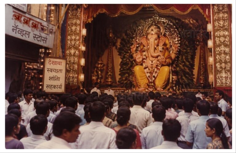 अवांतर, मराठीआर्टिकल, मराठीलेख, मराठी कथा, मराठी साहित्य, मी मराठी, अभिजात मराठी, हर्षा गुप्ते, अभिनेत्री हर्षा गुप्ते, गणेशोत्सव 2026, गणपती बाप्पा 2026, गणपती उत्सव 2026, गणेशोत्सव, बालपणीच्या आठवणी, गणेशोत्सव बालपणीच्या आठवणी, गिरगाव गणेशोत्सव, लालबाग गणेशोत्सव, लालबागचा राजा, गिरगावचा राजा